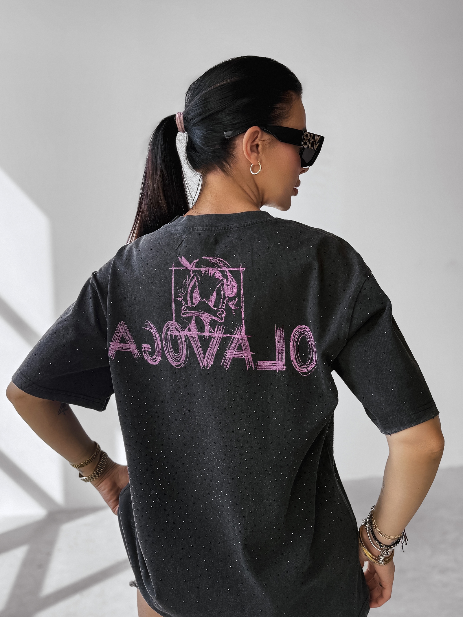 T-shirt oversize z nadrukiem MARA OLAVOGA czarny T-shirt oversize z nadrukiem MARA OLAVOGA czarny