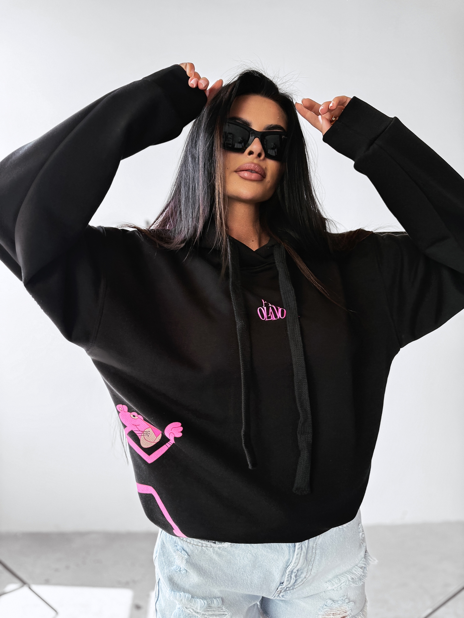 Bluza bawełniana z kapturem oversize CLOSER OLAVOGA czarna Bluza bawełniana z kapturem oversize CLOSER OLAVOGA czarna