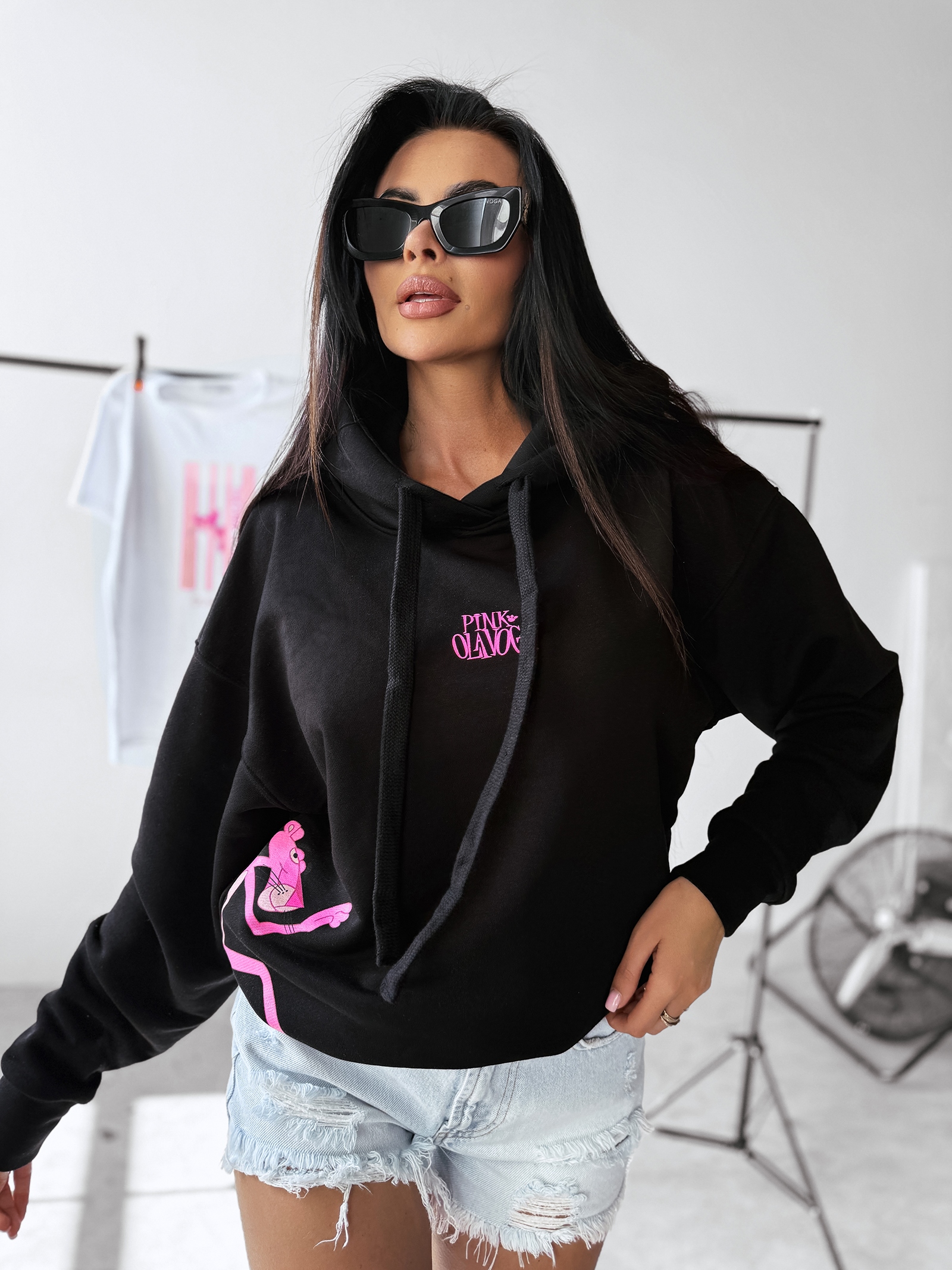 Bluza bawełniana z kapturem oversize CLOSER OLAVOGA czarna Bluza bawełniana z kapturem oversize CLOSER OLAVOGA czarna