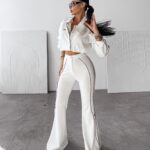 Komplet damski casualowy kurtka+spodnie FECTO OLAVOGA ecru