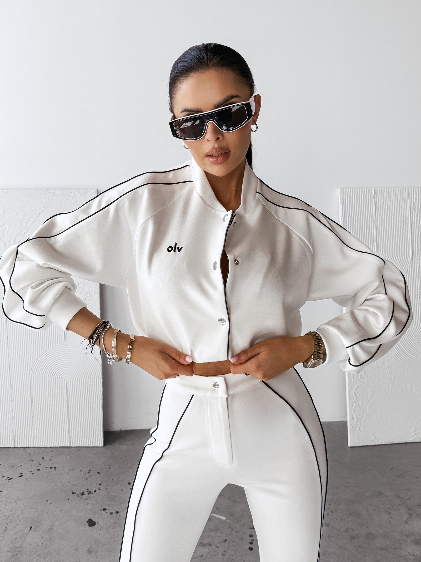 Komplet damski casualowy kurtka+spodnie FECTO OLAVOGA ecru