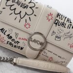 Torebka skórzana graffiti logowana SKETCH OLAVOGA ecru