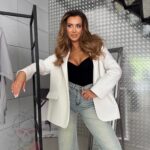 Marynarka oversize z aplikacją MC SMILE biała-puder