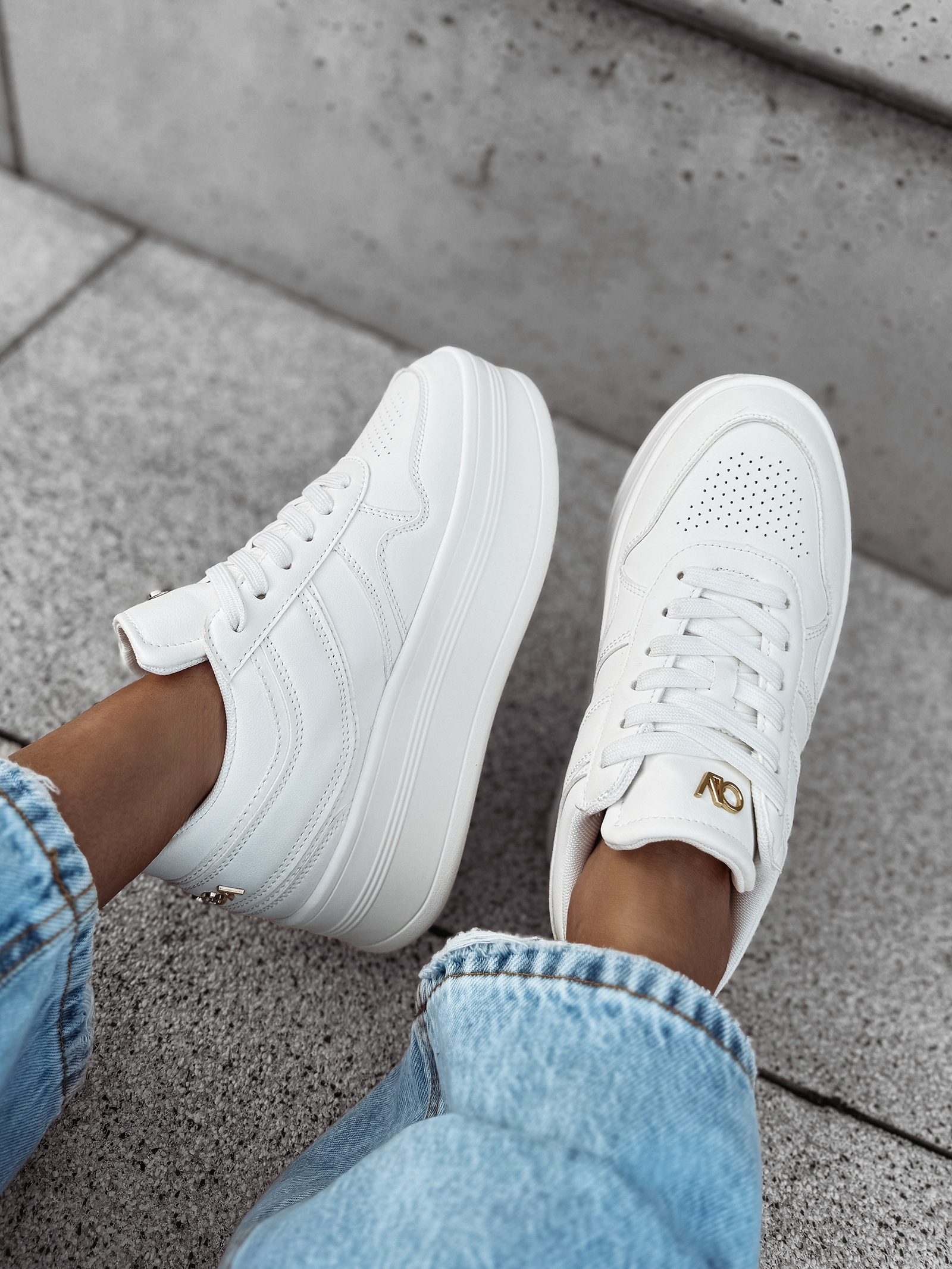 Sneakersy damskie VENETY OLAVOGA białe