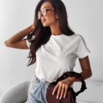 T-shirt damski bawełniany SUBTLE OLAVOGA ecru