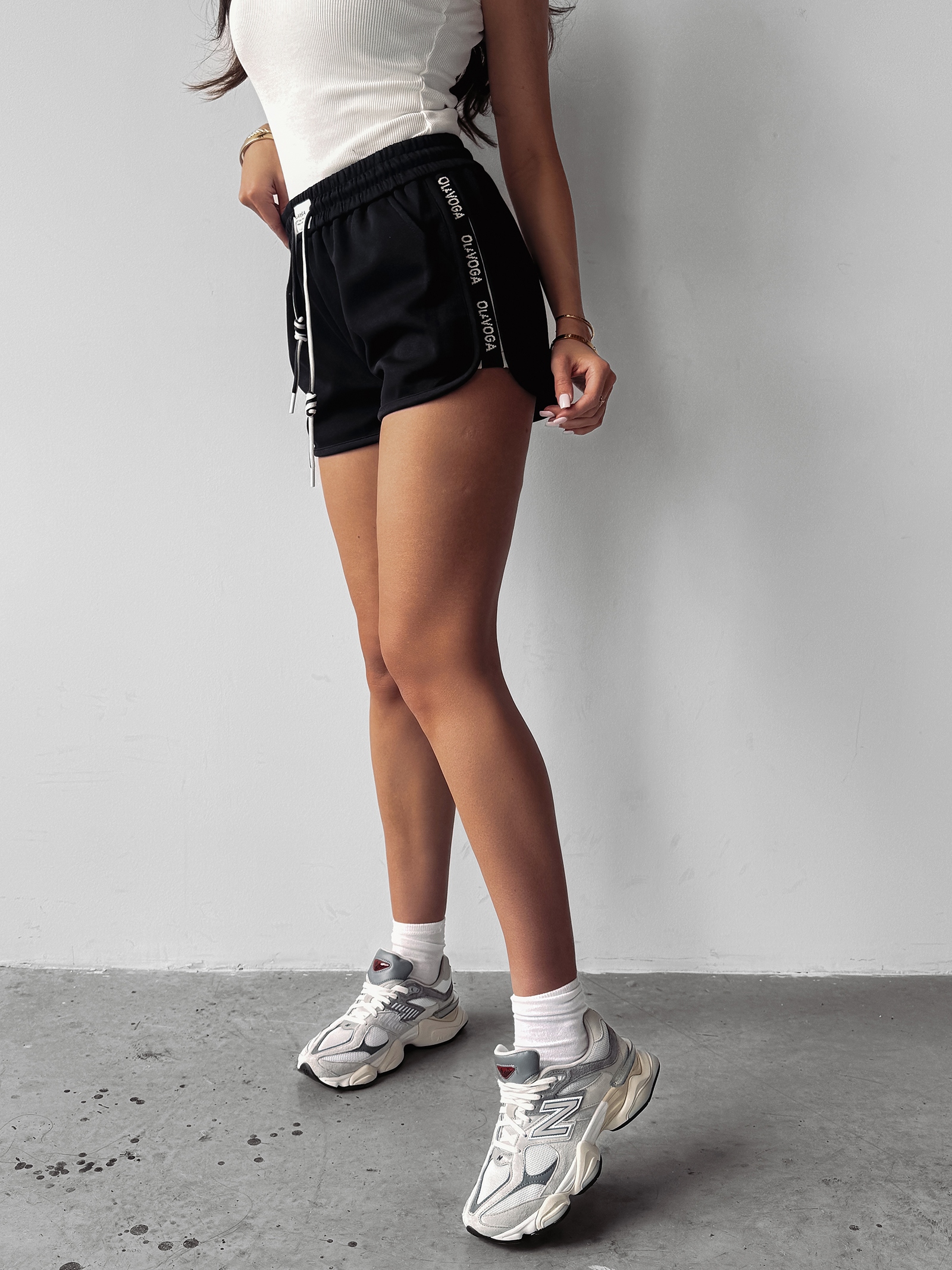 Spodenki damskie dresowe COASTAL OLAVOGA czarne