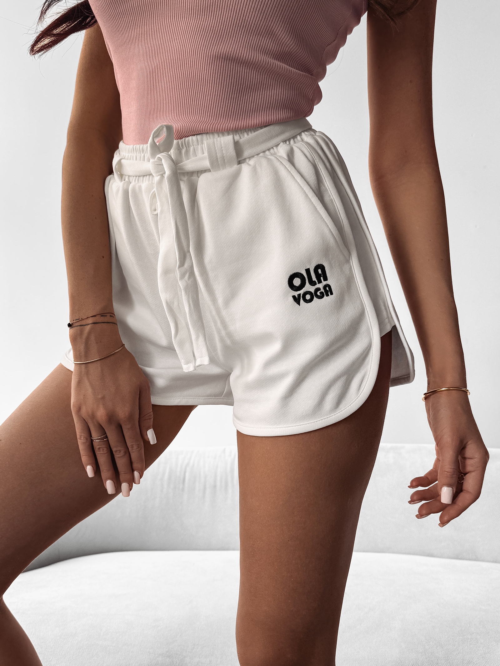 Spodenki sportowe TEKI OLAVOGA ecru