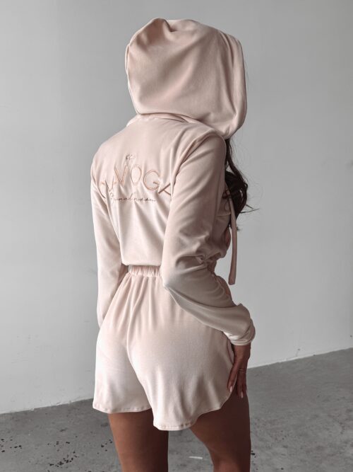 Kombinezon welurowy NOCTURNE OLAVOGA j.beż