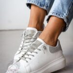 Trampki z cyrkoniami Madam Show Must Go On białe