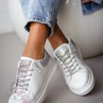 Trampki z cyrkoniami Madam Show Must Go On białe