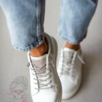 Trampki z cyrkoniami Madam Show Must Go On białe