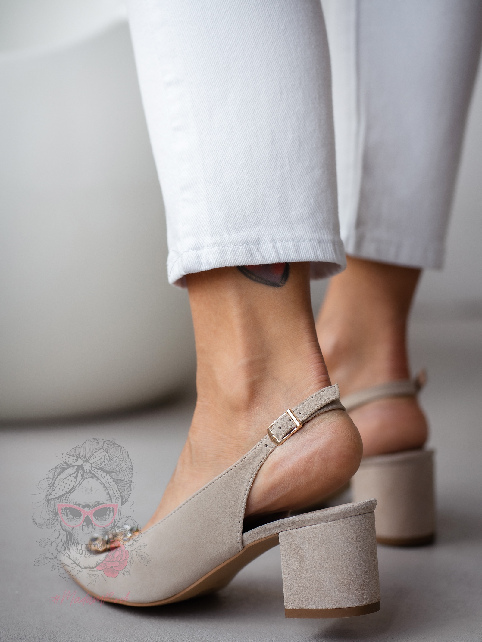 Czółenka na słupku Madam AmoreMio beżowe