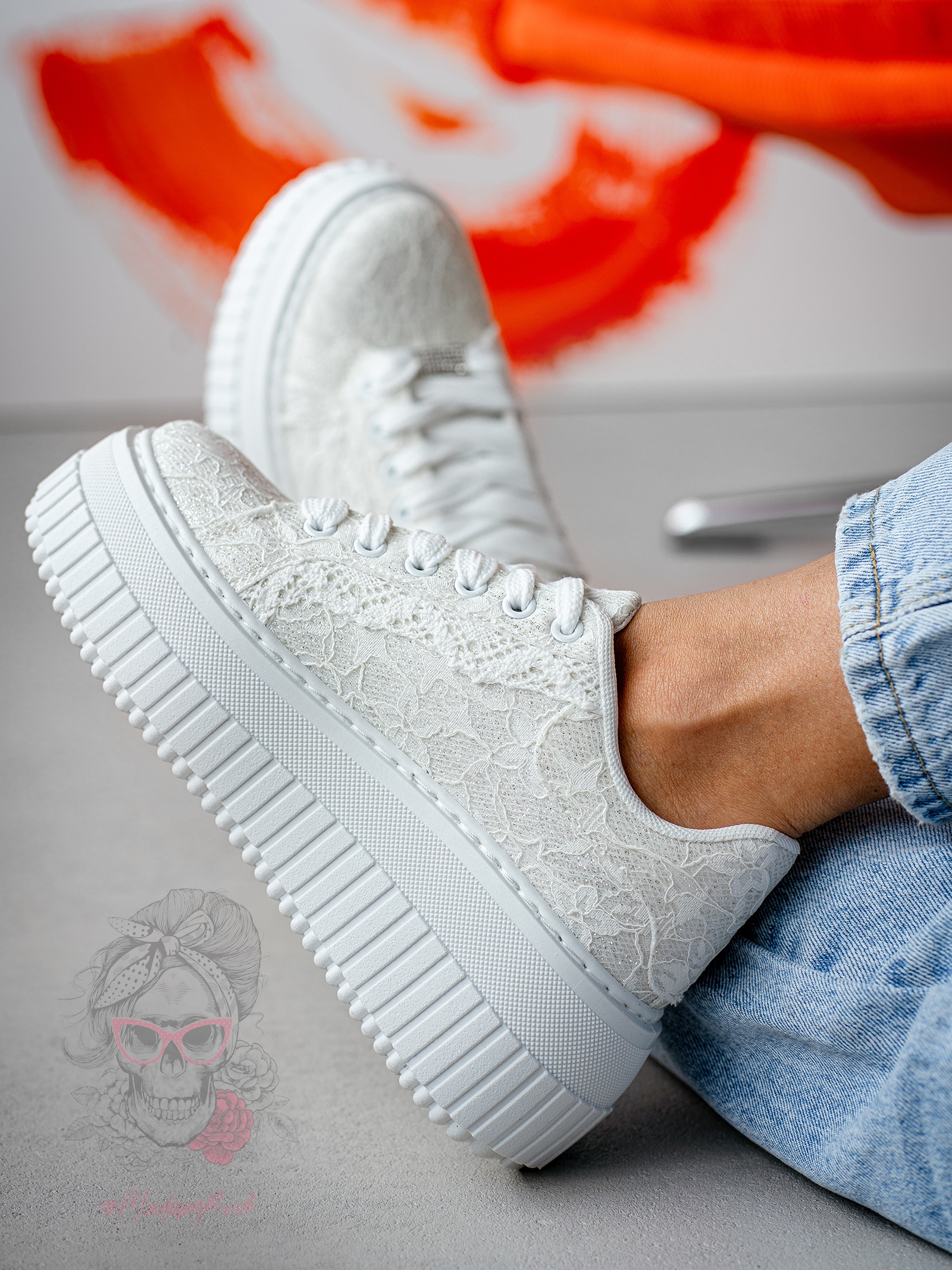 Buty sportowe na platformie Madam Amona białe