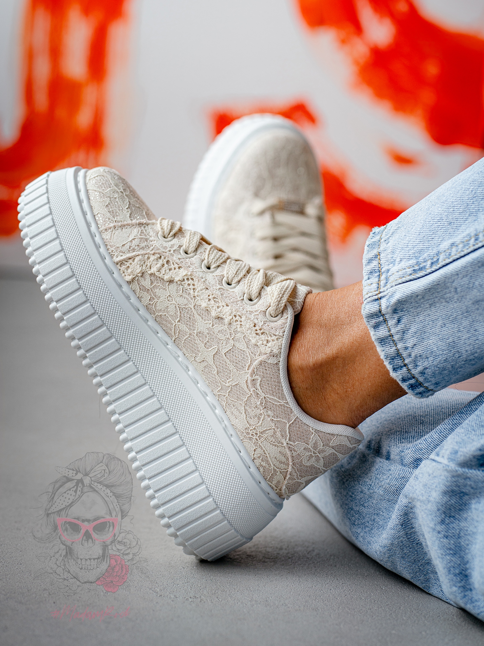 Buty sportowe na platformie Madam Amona beżowe