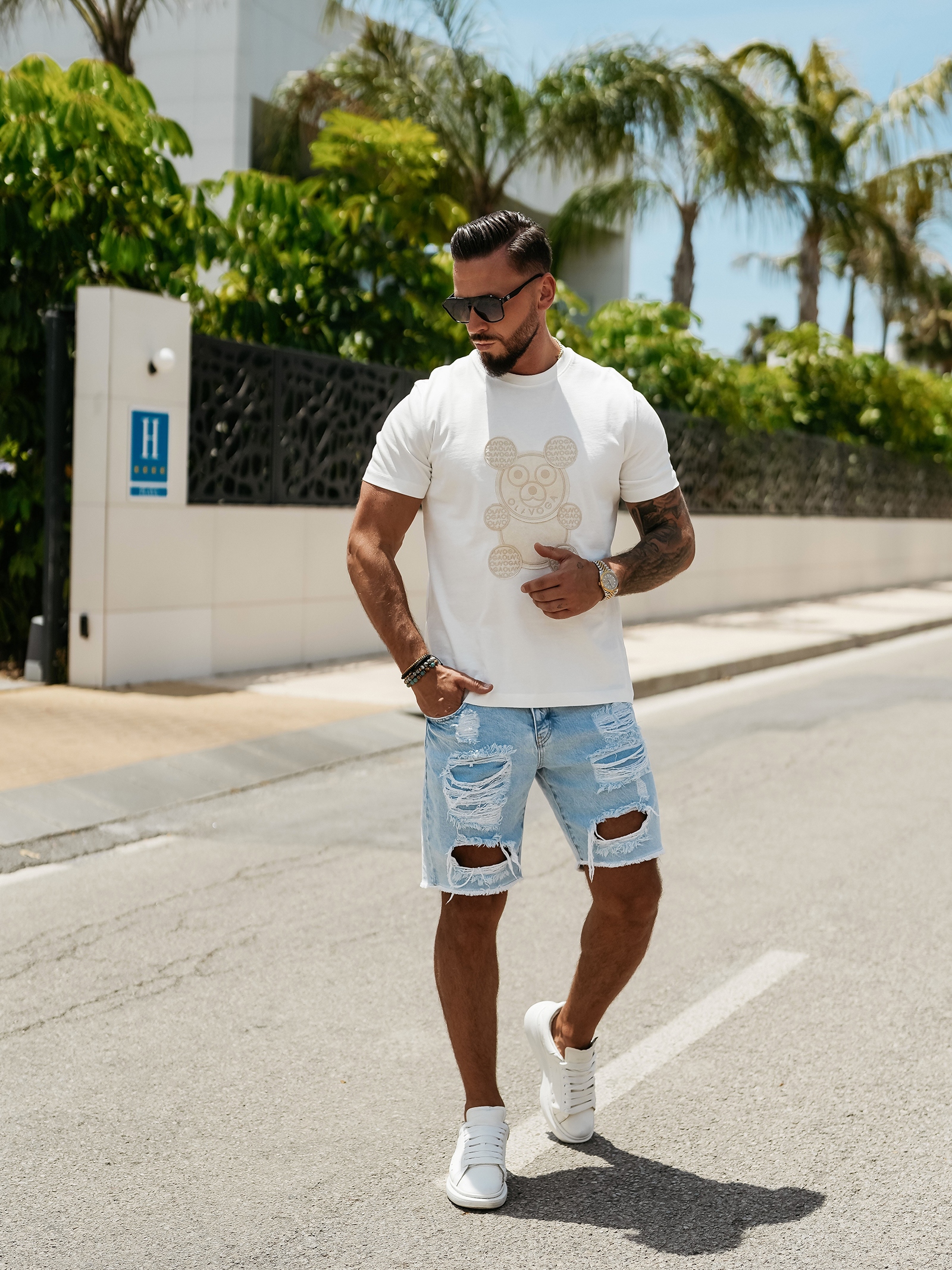 T-shirt męski z naszywką misia SAINZ OLAVOGA ecru