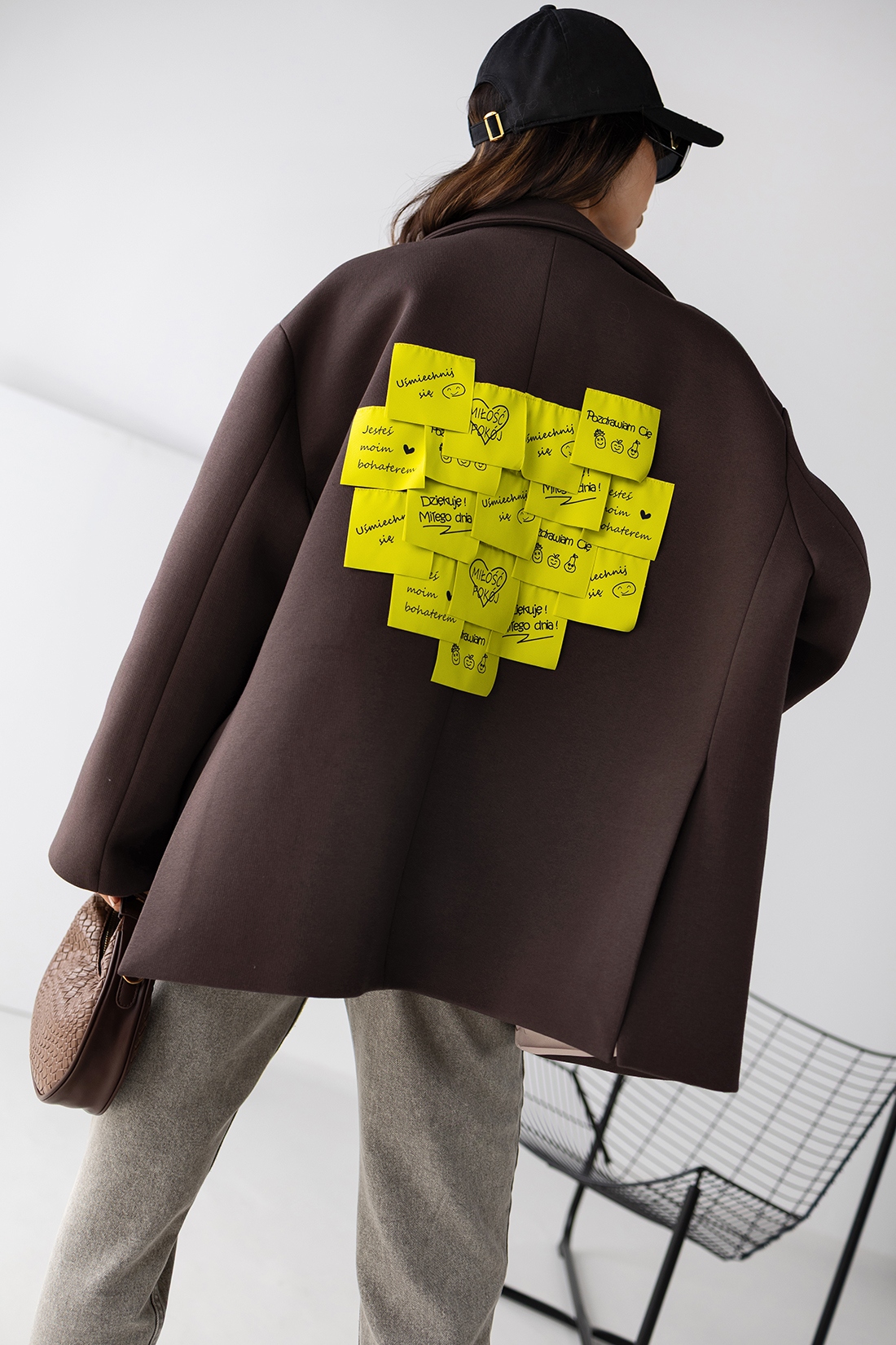 Marynarka oversize z aplikacją MC SMILE brązowa/ neon. żółty