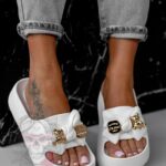 Klapki piankowe z misiem Madam Todi białe