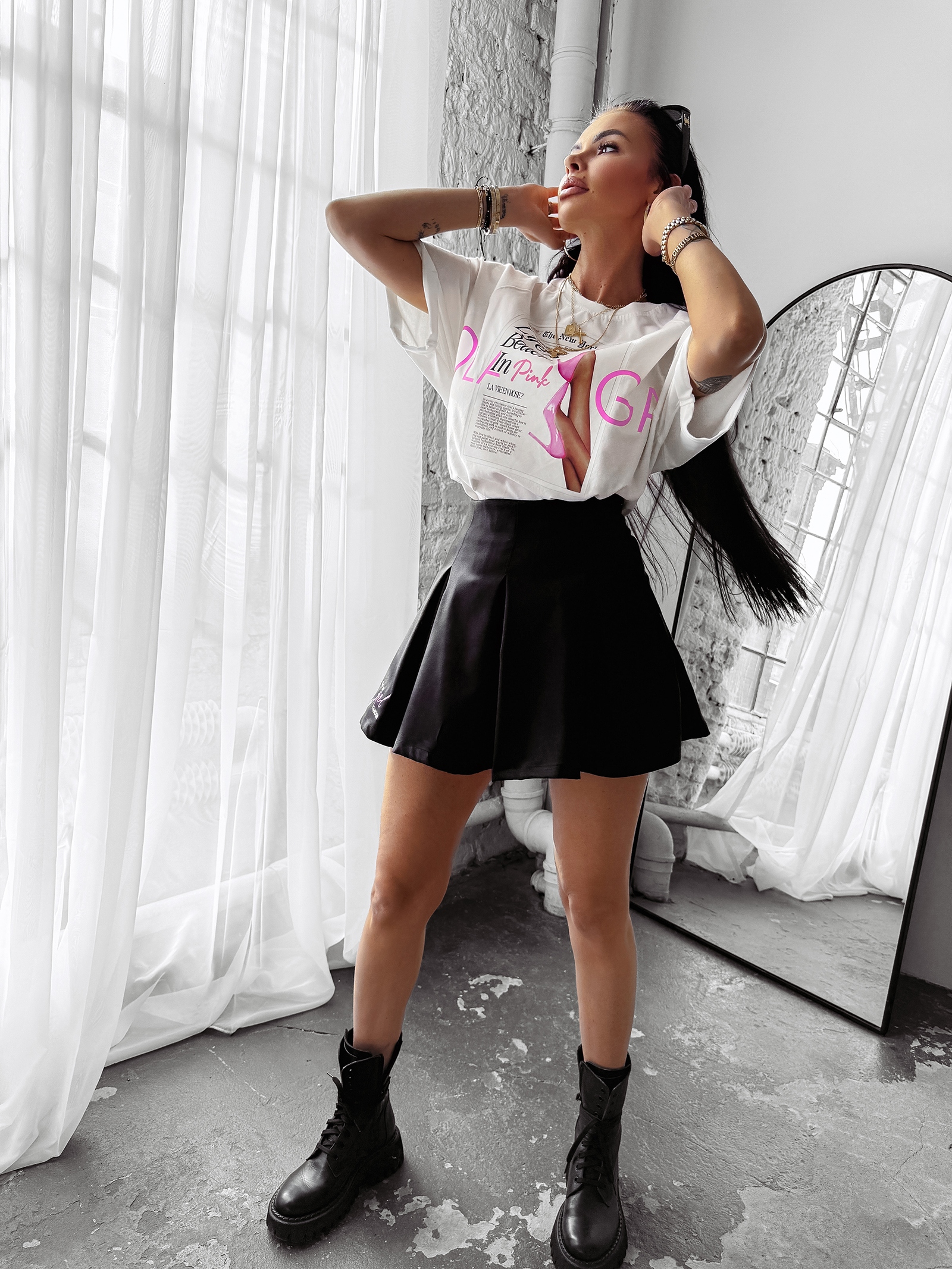 T-shirt klasyczny z nadrukiem CHERISH OLAVOGA ecru T-shirt klasyczny z nadrukiem CHERISH OLAVOGA ecru