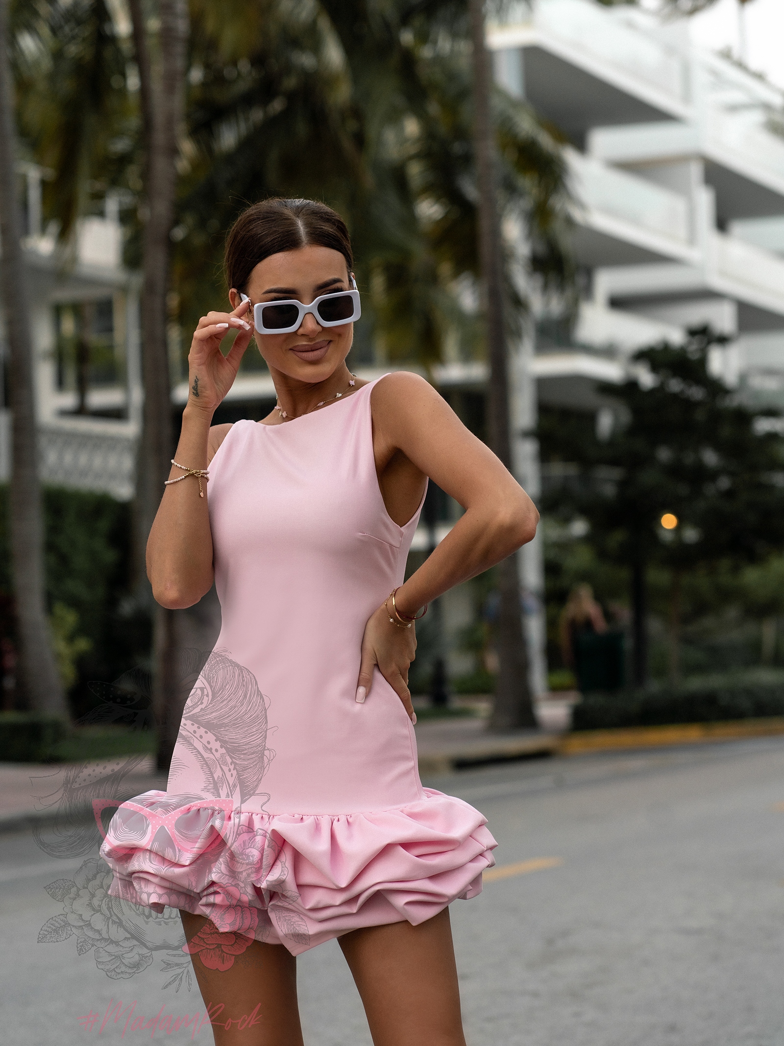 Sukienka mini z falbanką Reas II rożowa