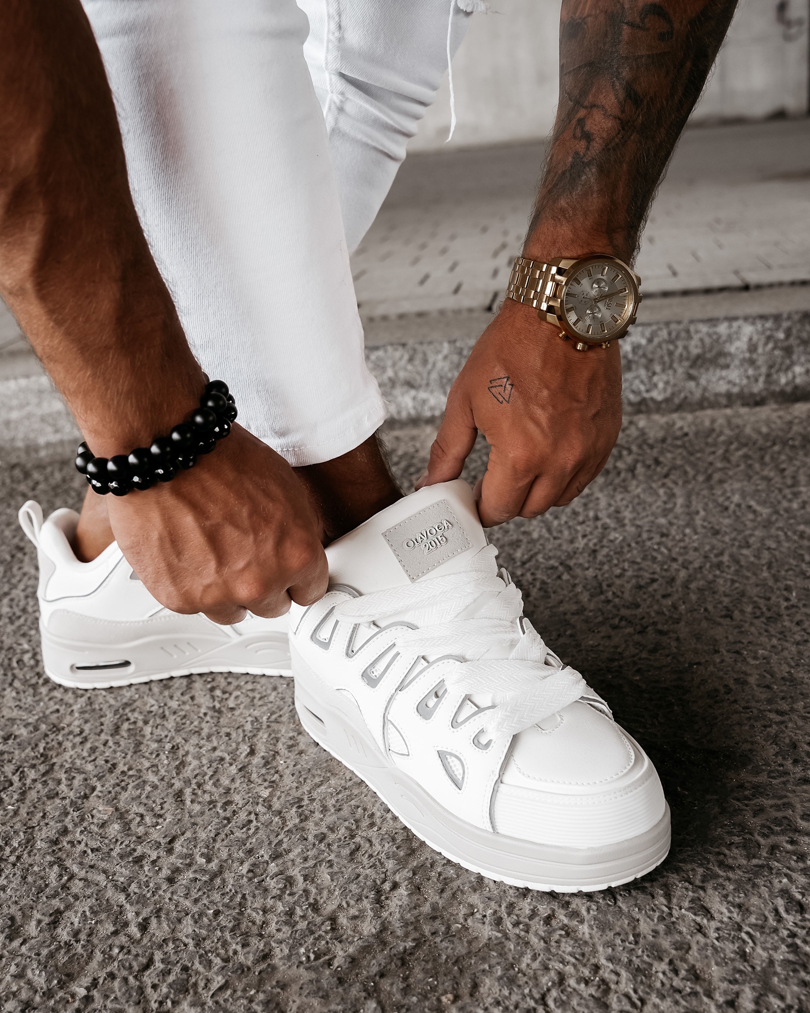 Buty sportowe sneakersy męskie AUTHENTIC OLAVOGA białe