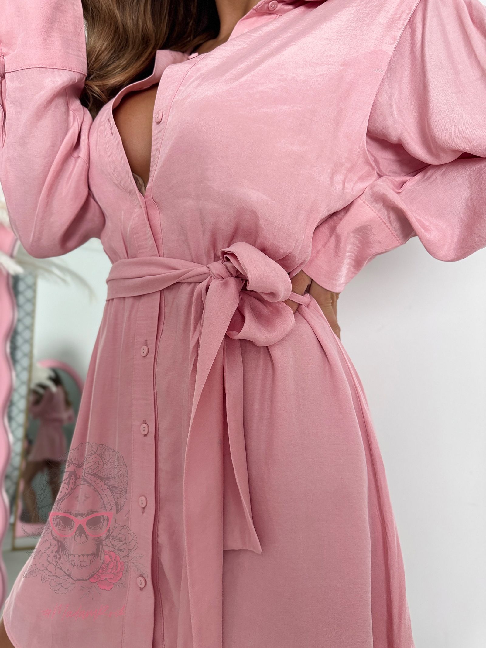 Sukienka koszulowa gładka Elva pudrowa Sukienka koszulowa gładka Elva pudrowa