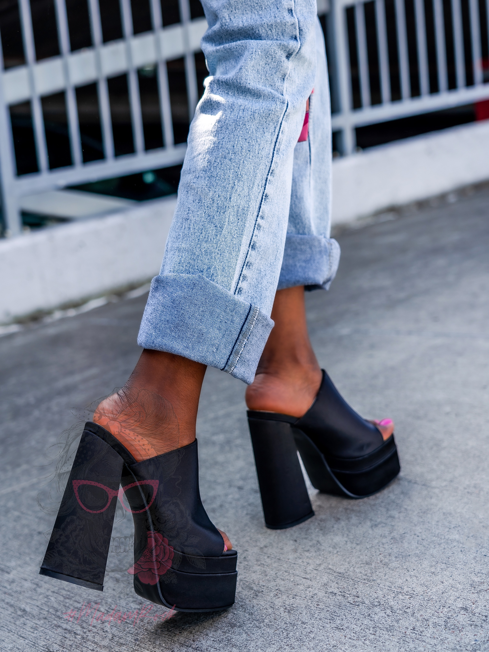 Klapki na platformie Madam Mediolan czarne Klapki na platformie Madam Mediolan czarne