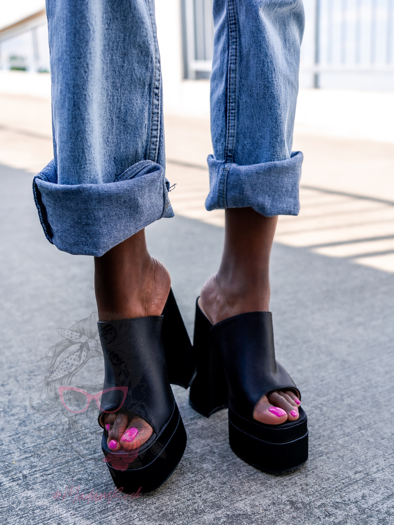 Klapki na platformie Madam Mediolan czarne Klapki na platformie Madam Mediolan czarne