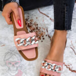 Klapki z łańcuchem Madam Bemusso pudrowe