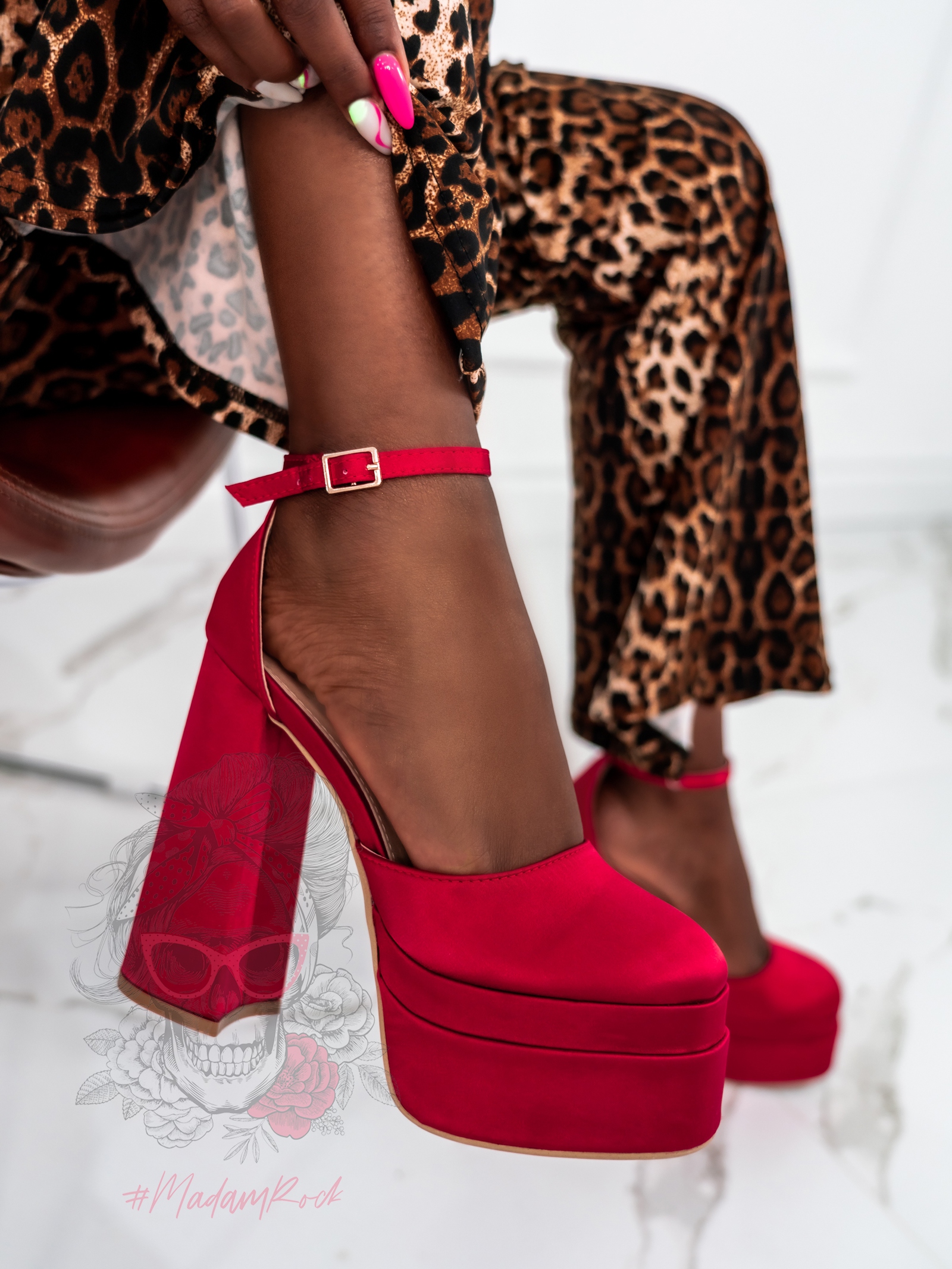 Czółenka na słupku Madam Sukses II malinowe