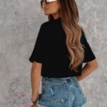 T-shirt crop top CHIARA FREE BOOBIES czarny