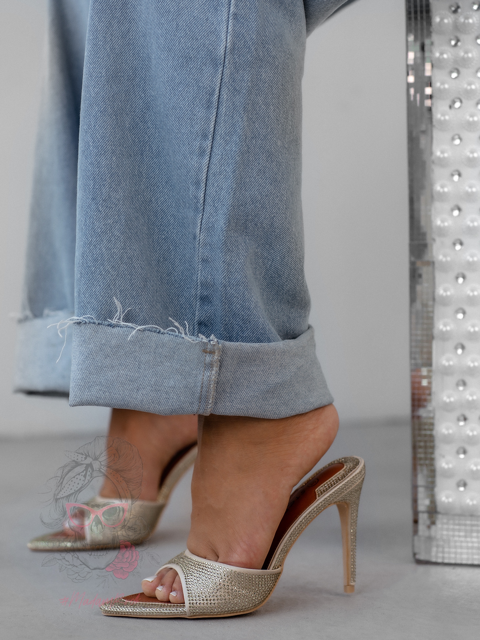 Klapki eleganckie Madam Cosmopolitan złote Klapki eleganckie Madam Cosmopolitan złote