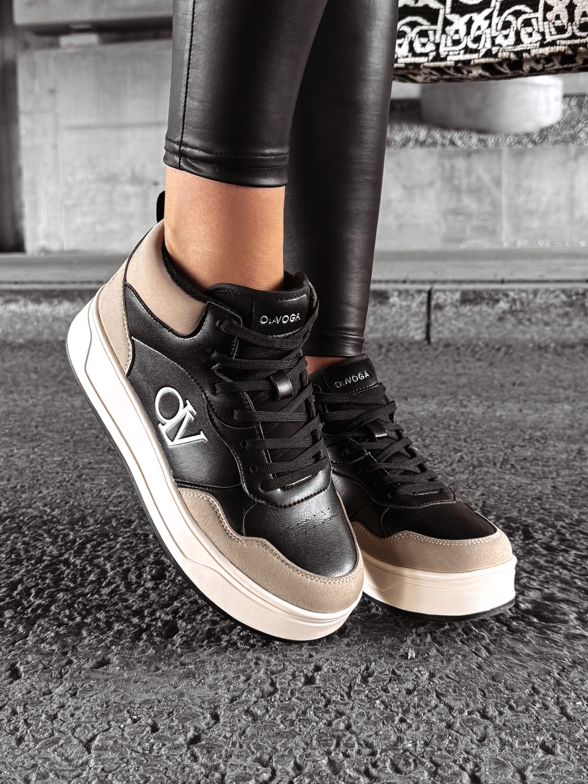 Sneakersy za kostkę CARMINE OLAVOGA beżowo-czarne Sneakersy za kostkę CARMINE OLAVOGA beżowo-czarne