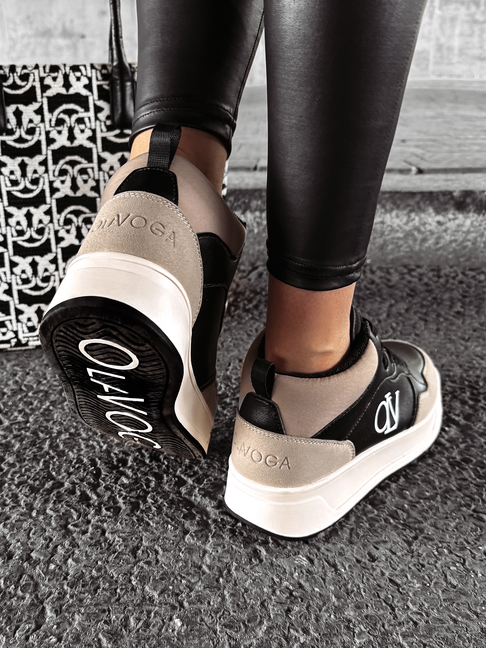 Sneakersy za kostkę CARMINE OLAVOGA beżowo-czarne Sneakersy za kostkę CARMINE OLAVOGA beżowo-czarne