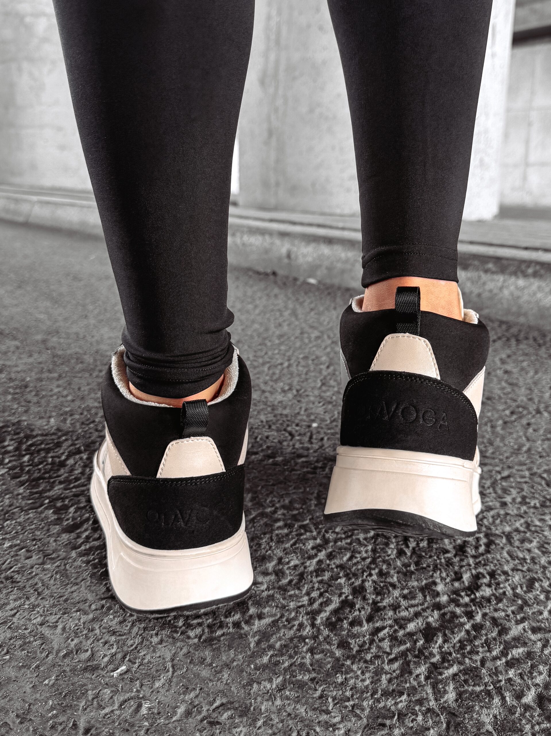 Sneakersy za kostkę CARMINE OLAVOGA czarno-ecru