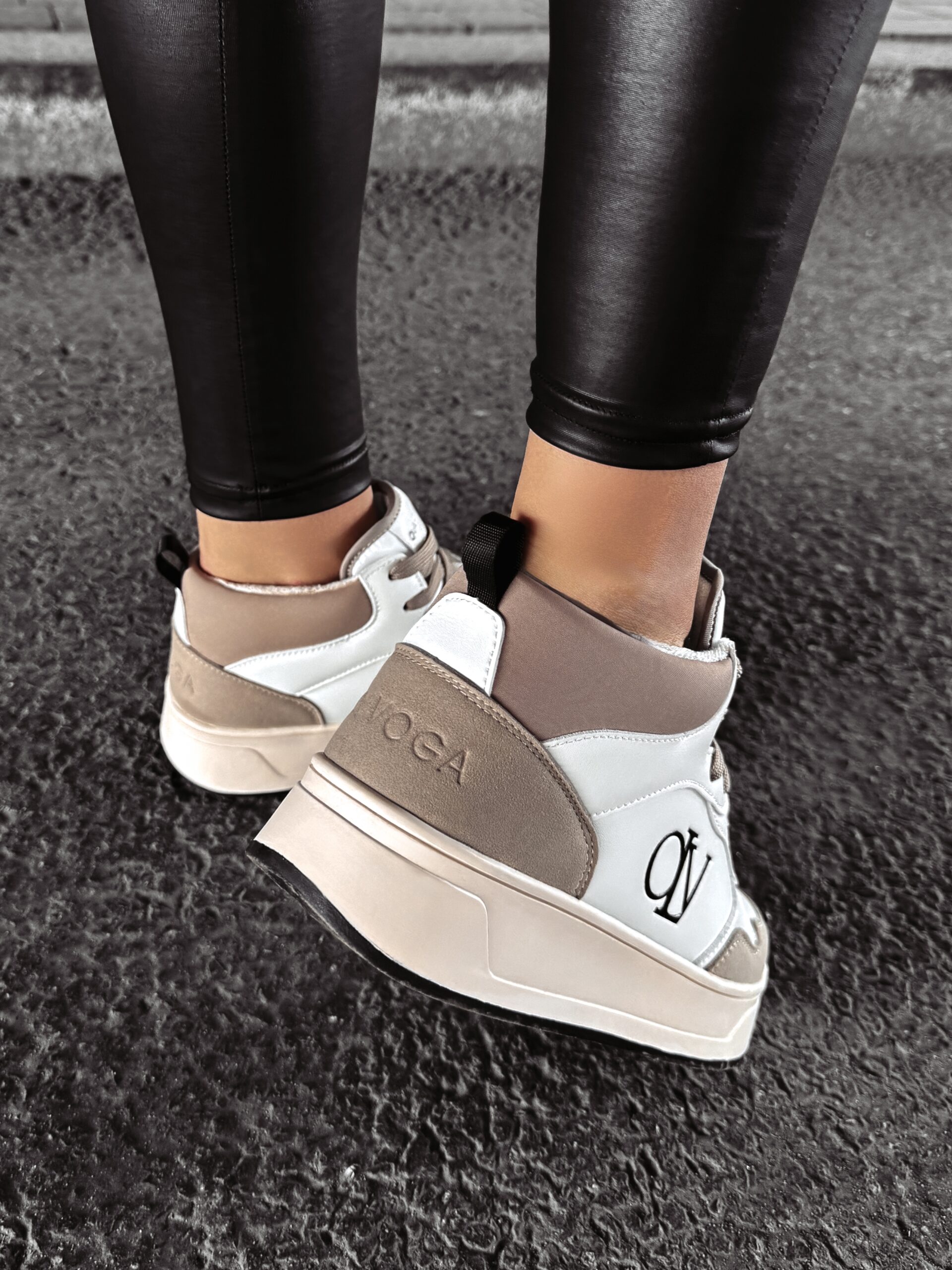 Sneakersy za kostkę CARMINE OLAVOGA beżowo-ecru Sneakersy za kostkę CARMINE OLAVOGA beżowo-ecru