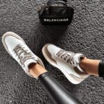 Sneakersy za kostkę CARMINE OLAVOGA beżowo-ecru