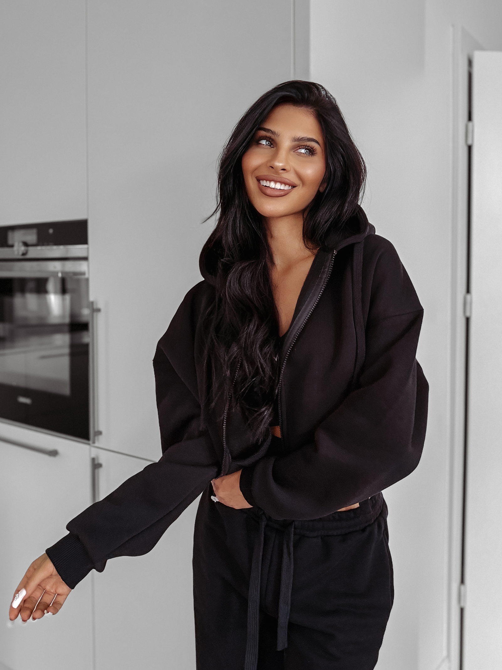 Bluza z kapturem OVERCAST OLAVOGA czarna