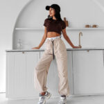 T-shirt elastyczny BASIC MUSE OLAVOGA czekolada