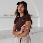 T-shirt elastyczny BASIC MUSE OLAVOGA czekolada