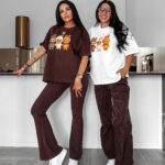 T-shirt oversize bawełniany HEART SIDE OLAVOGA brązowy