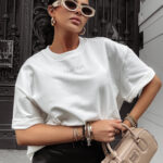 T-shirt oversize z nadrukiem na plecach OLAVOGA SIGAR ecru