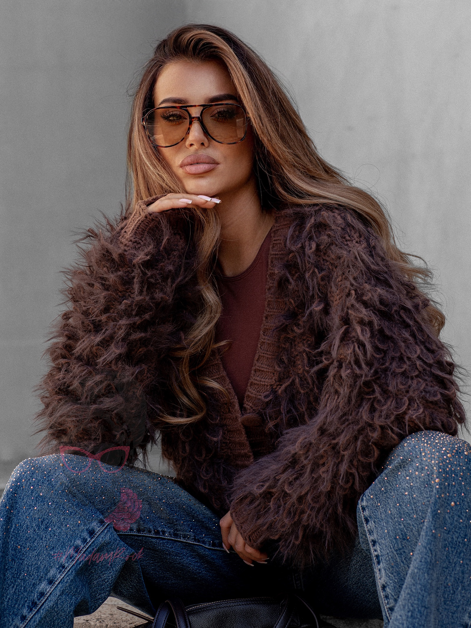 Sweter z frędzlami Marsho V brązowy