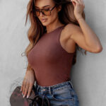 Top basic Hidi brązowy