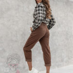 Spodnie damskie sztruksowe w gumę Bolbando brązowe