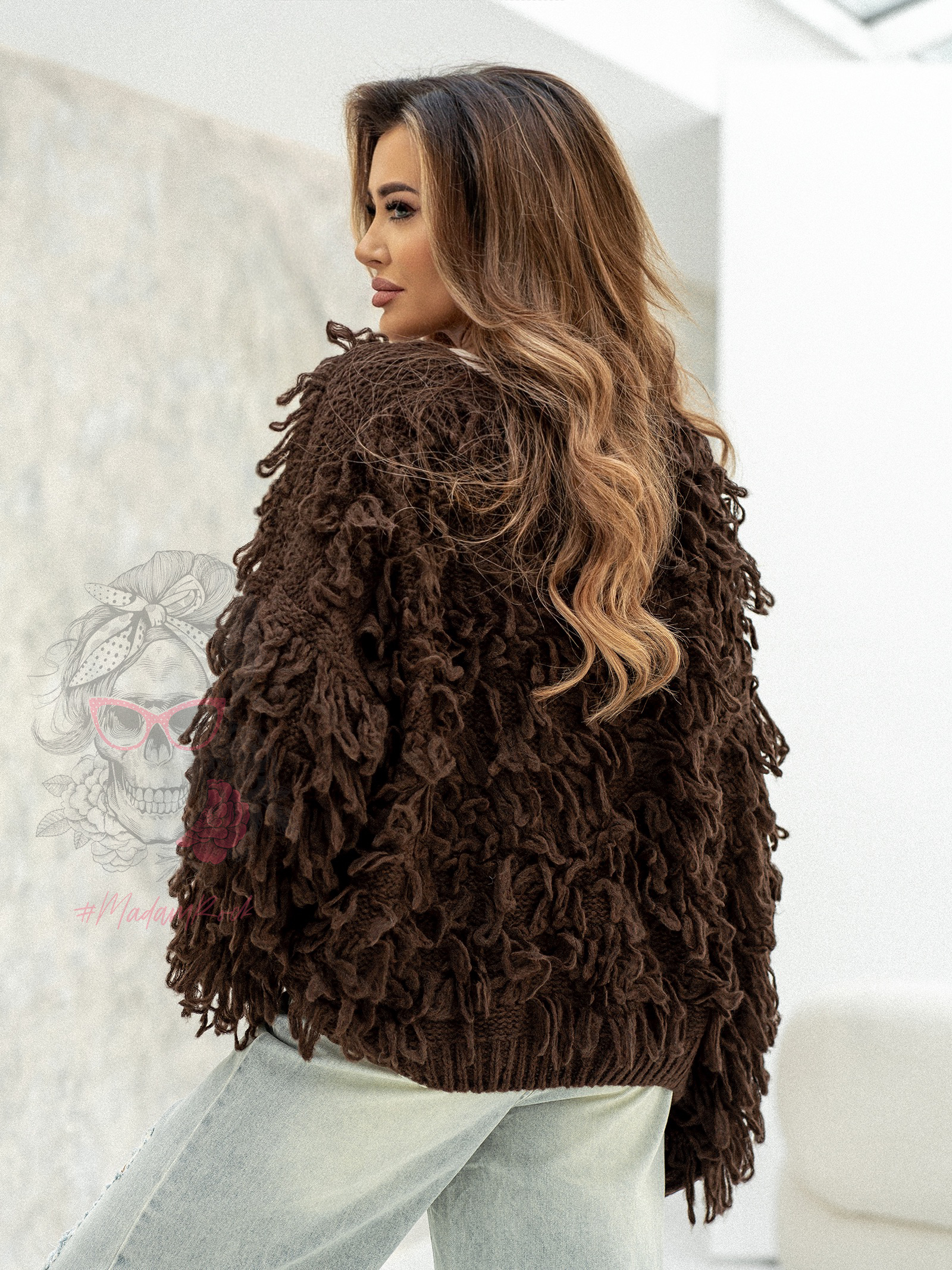 Sweter z frędzlami Marshi czekoladowy