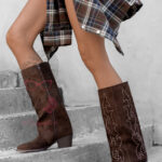 Kowbojki zamszowe z dżetami Kamastu brązowe