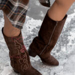 Kowbojki zamszowe z dżetami Kamastu brązowe