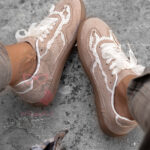 Buty sportowe z koronką Madam Mailend beżowe