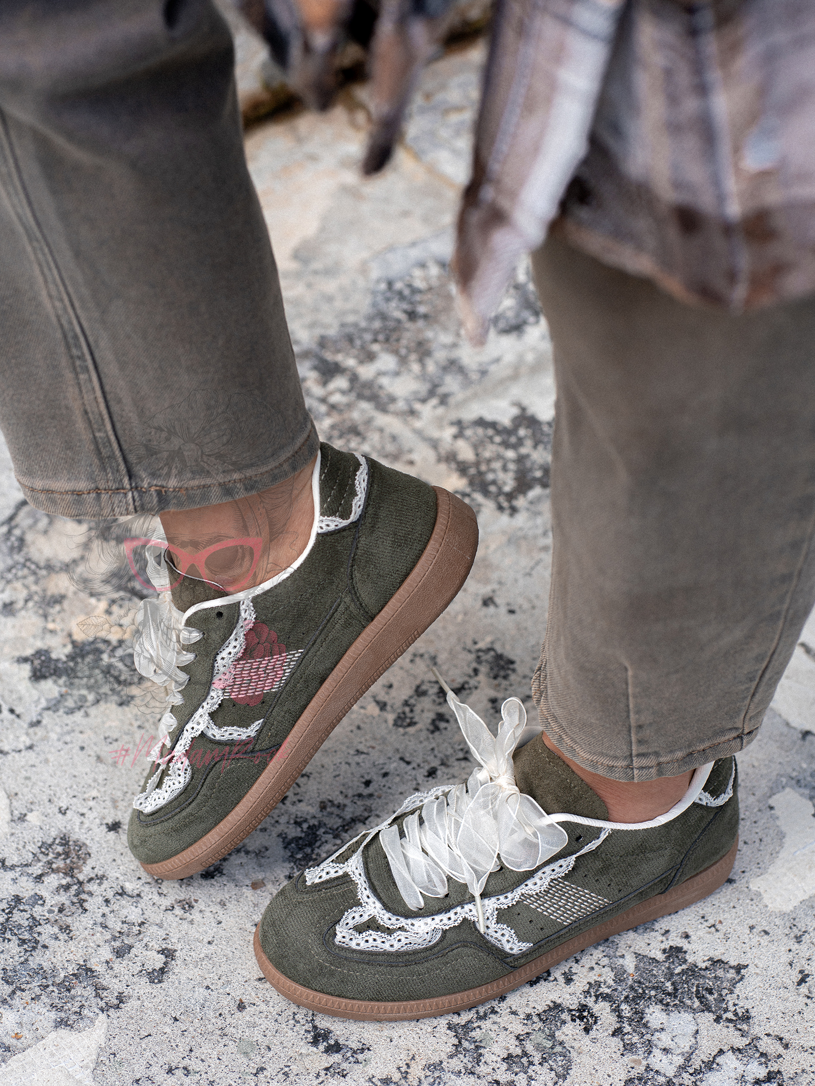 Buty sportowe z koronką Madam Mailend oliwkowe