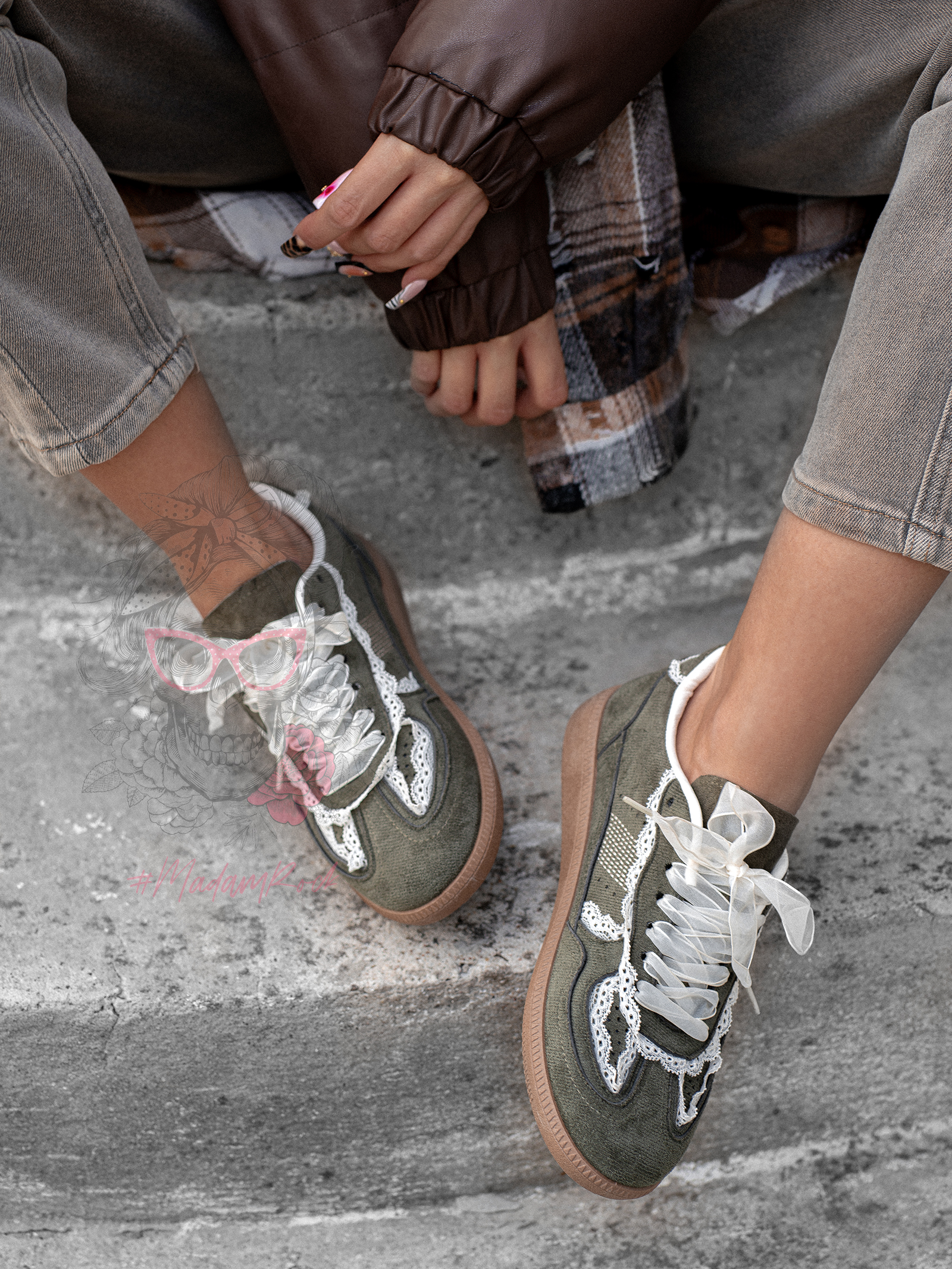 Buty sportowe z koronką Madam Mailend oliwkowe